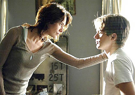 Lena Headey (l) and Thomas Dekker in Terminator: The Sarah Connor Chronicles