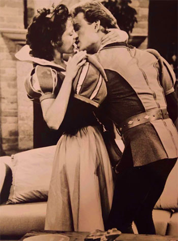 The Charmings sitcom with Snow White and Prince Charming 1980s