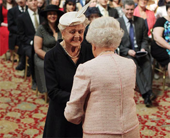 Angela Lansbury + queen Elizabeth